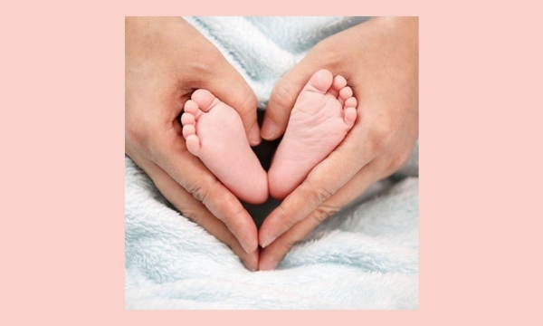 Το πιο γλυκό δώρο για τη μαμά και το νεογέννητο μωρό